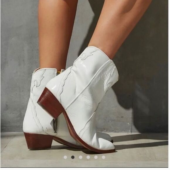 Free People Shoes - NEW Free People White Frontier Patent Leather Western Boots 9 EUR 39.5